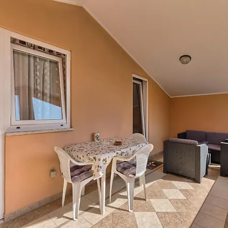 Jendrusa Apartment *